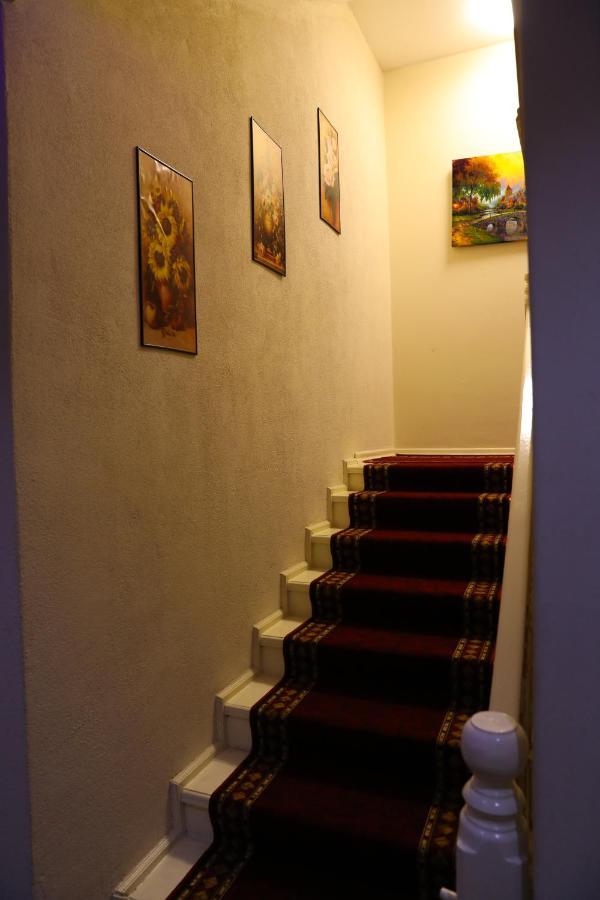 City Park Hostel Pristina Buitenkant foto
