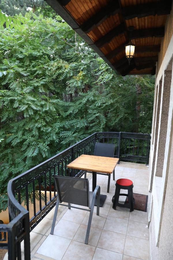 City Park Hostel Pristina Buitenkant foto