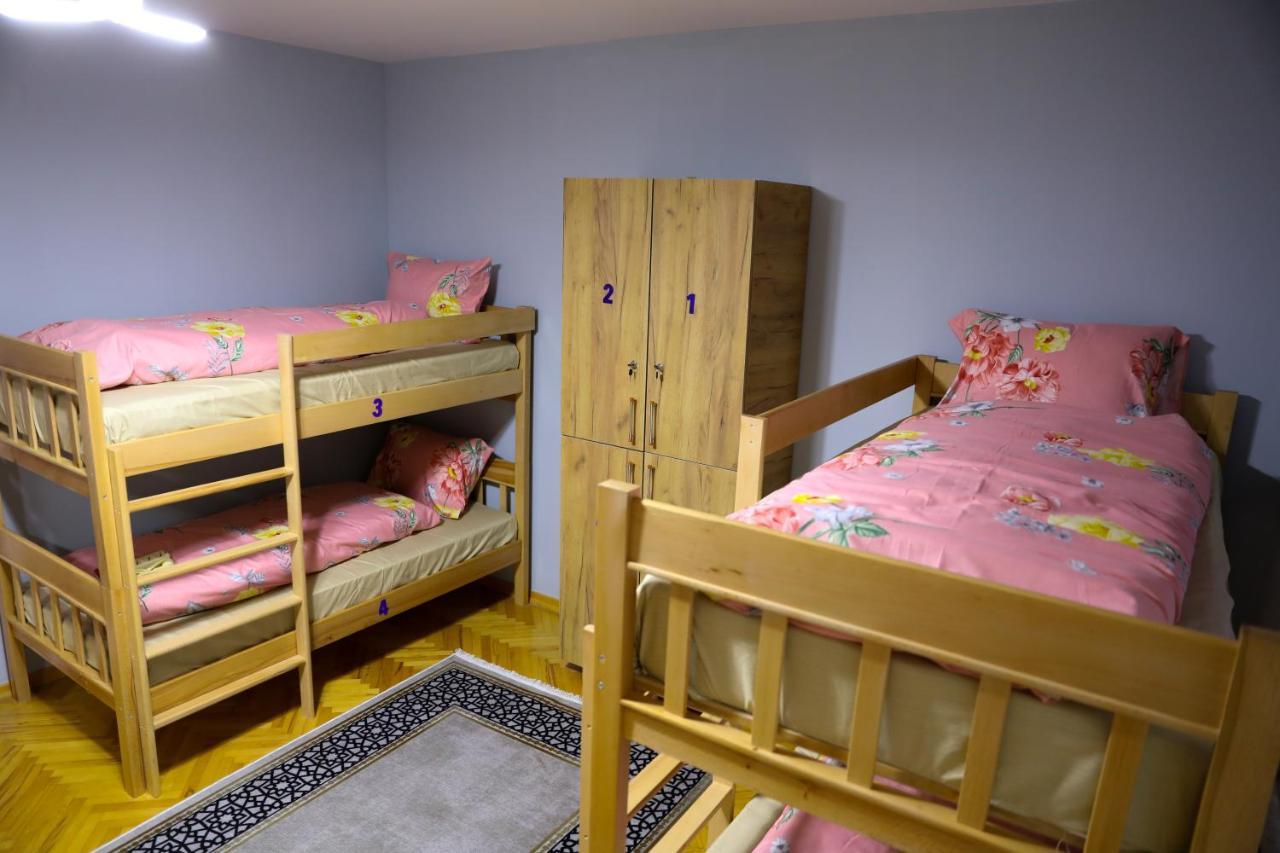 City Park Hostel Pristina Buitenkant foto
