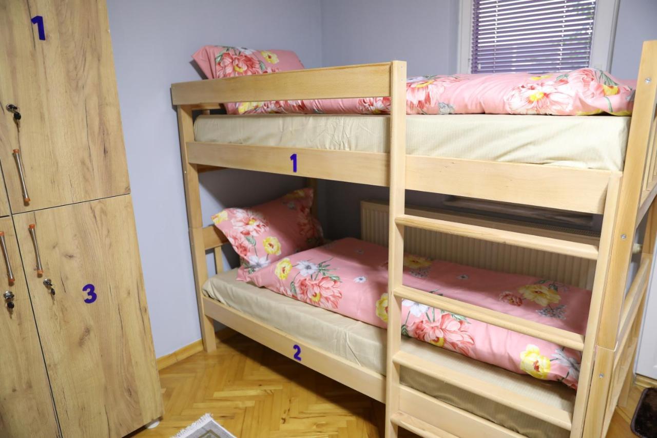 City Park Hostel Pristina Buitenkant foto