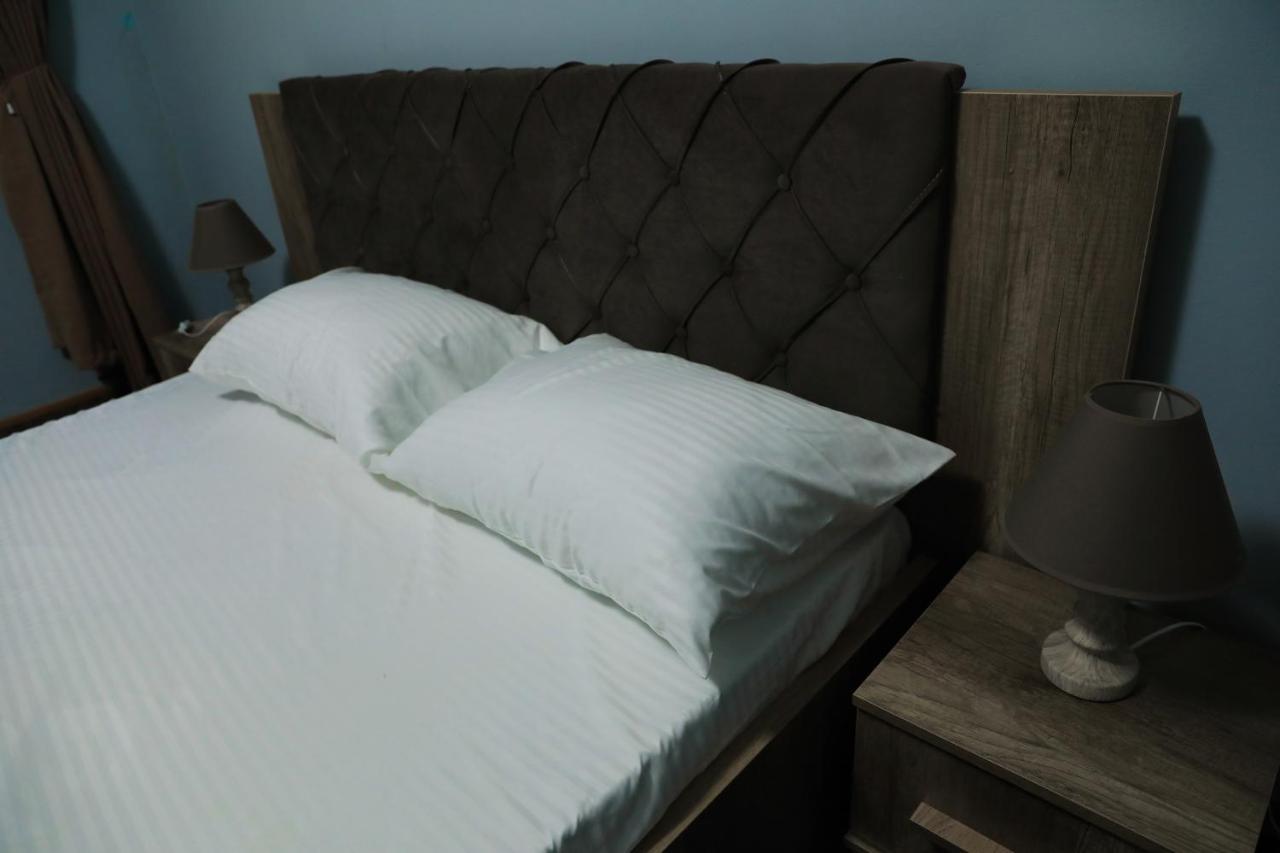 City Park Hostel Pristina Buitenkant foto