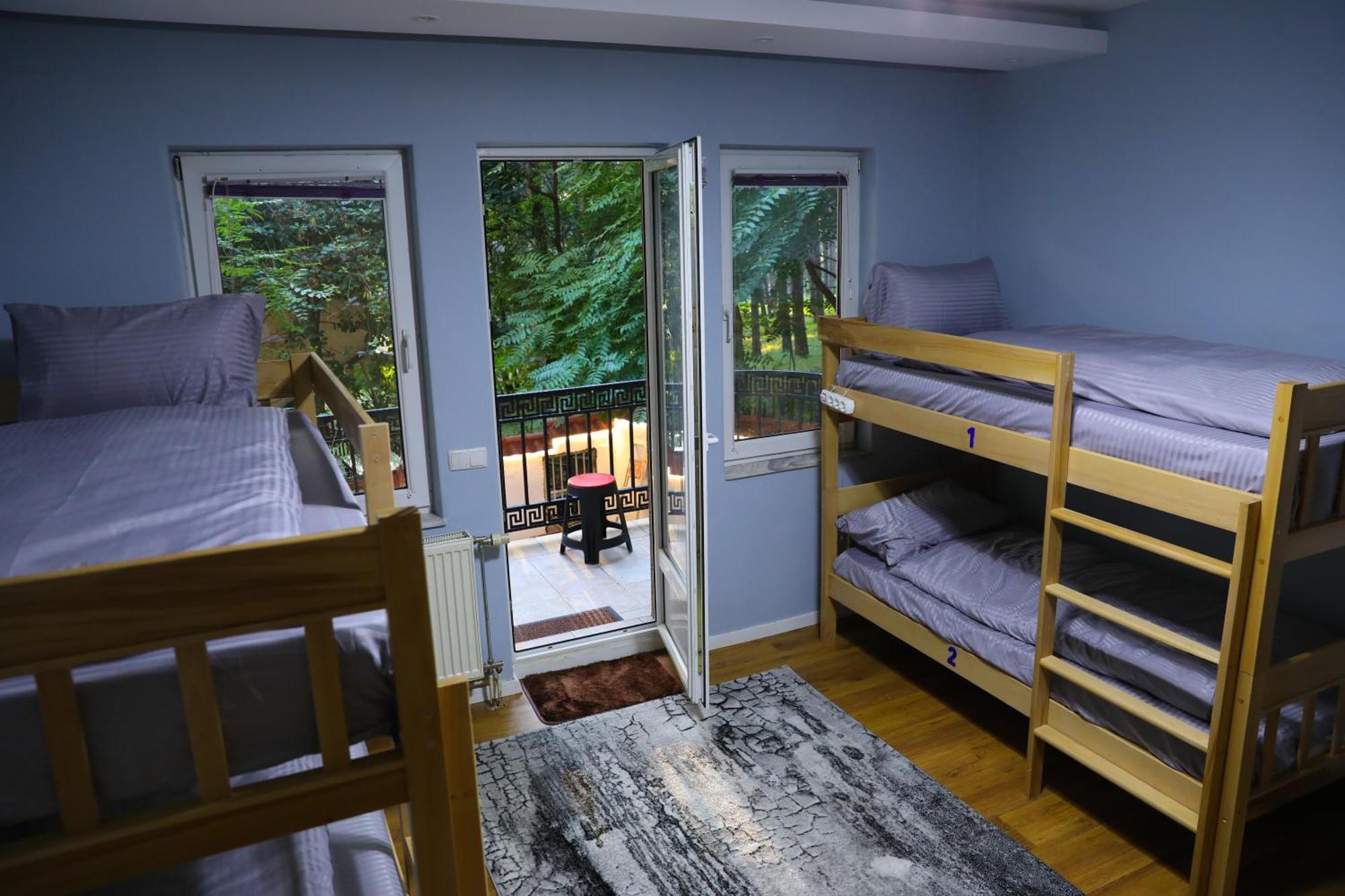 City Park Hostel Pristina Buitenkant foto