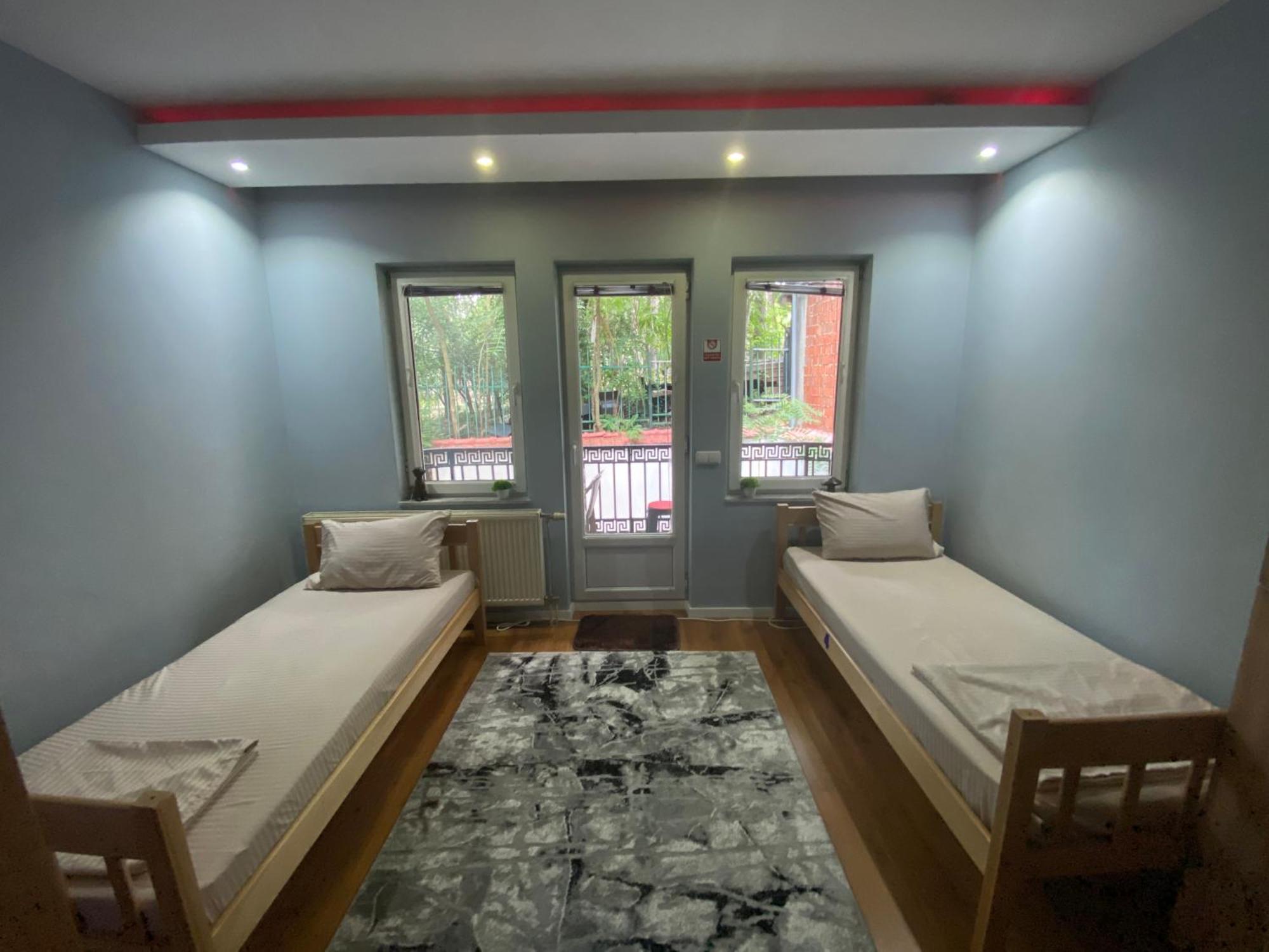 City Park Hostel Pristina Buitenkant foto
